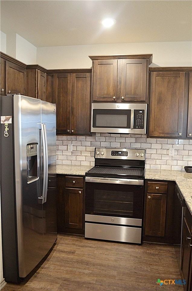 334 Green Valley Dr - Photo 5 of 26