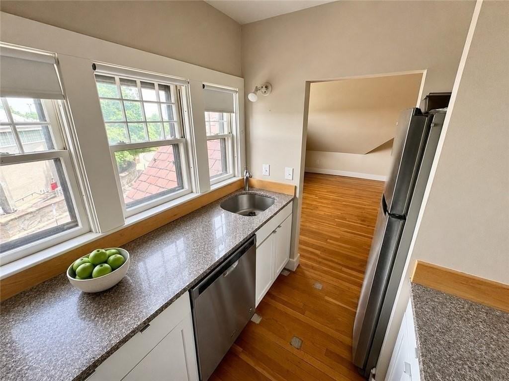 264 Bowen St #3E - Photo 7 of 10