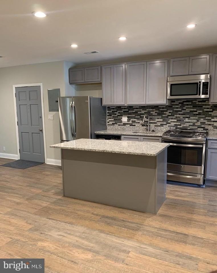 4013 7th St Ne - Photo 2 of 12