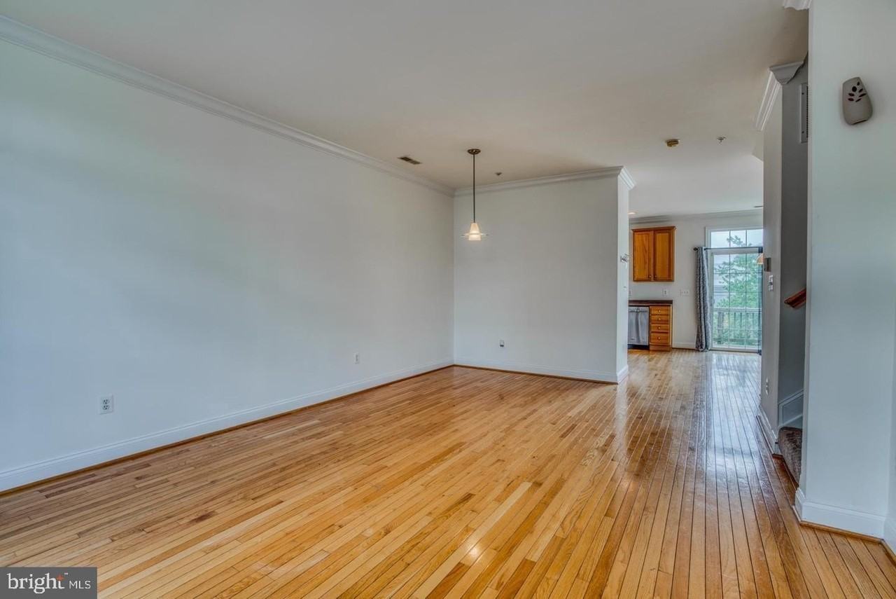 855 Ramsay St - Photo 4 of 12