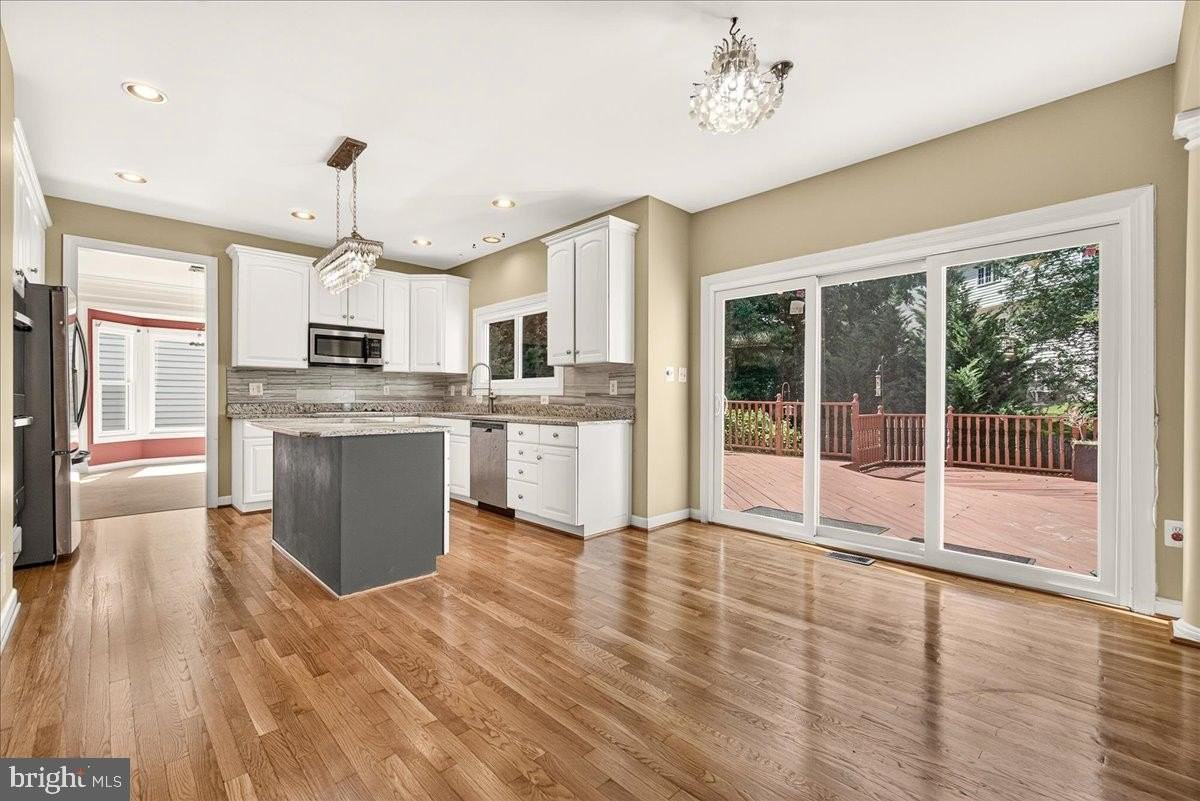 6430 Bellevue Pl - Photo 7 of 50