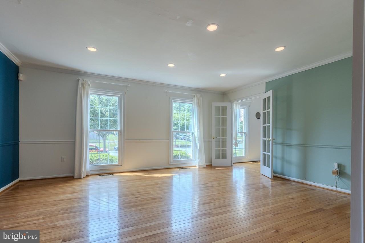 3929 Sunflower Cir - Photo 5 of 32