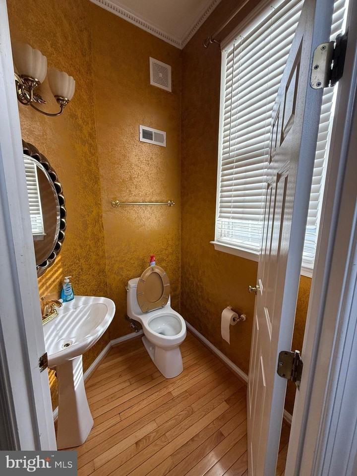 9908 Greenspire Way - Photo 2 of 18