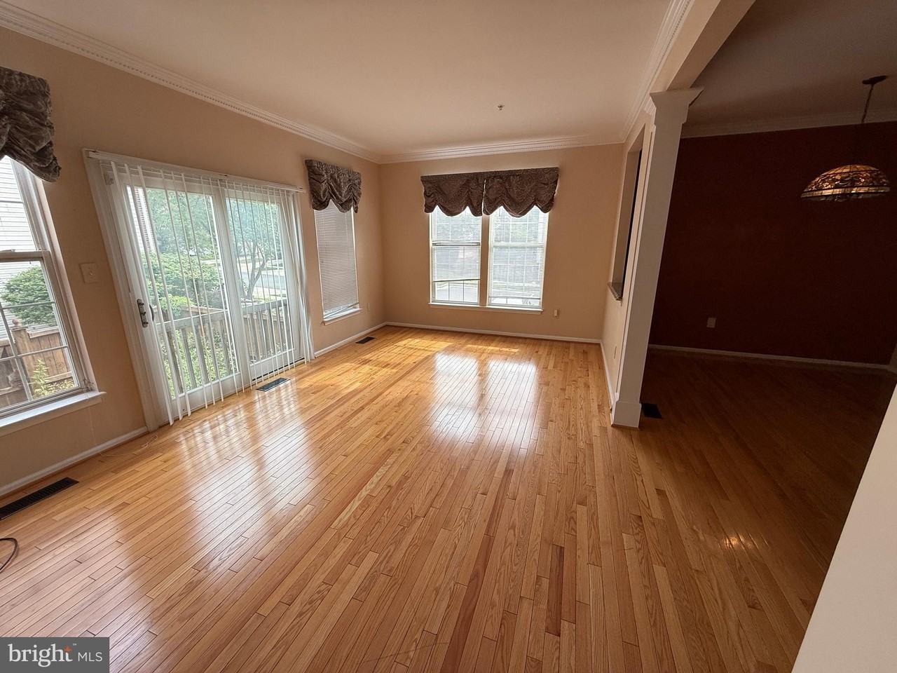 9908 Greenspire Way - Photo 6 of 18