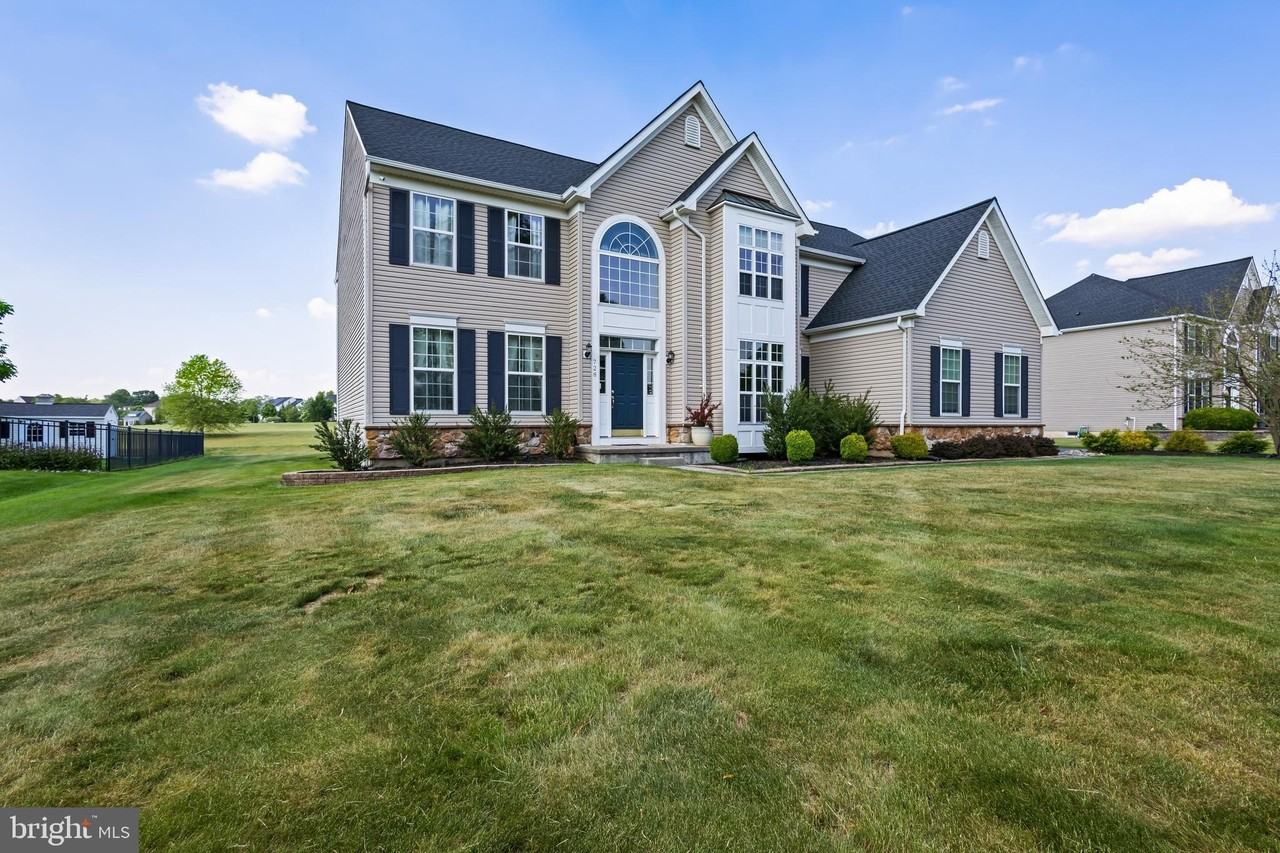 728 Farmhouse Rd - Photo 4 of 50