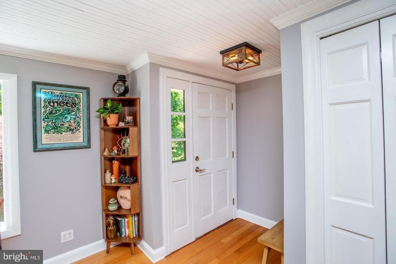 305 Tower Rd - Photo 2 of 17