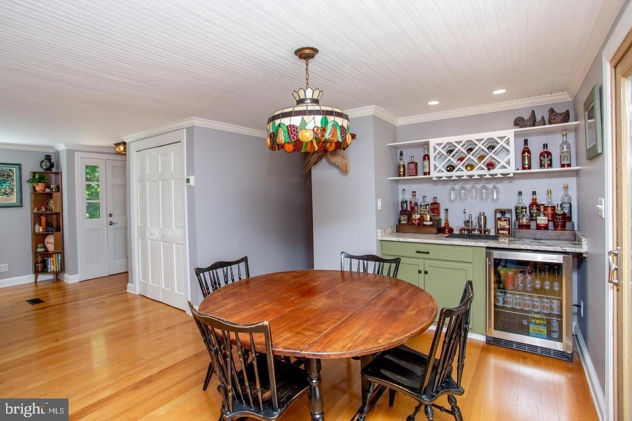 305 Tower Rd - Photo 4 of 17