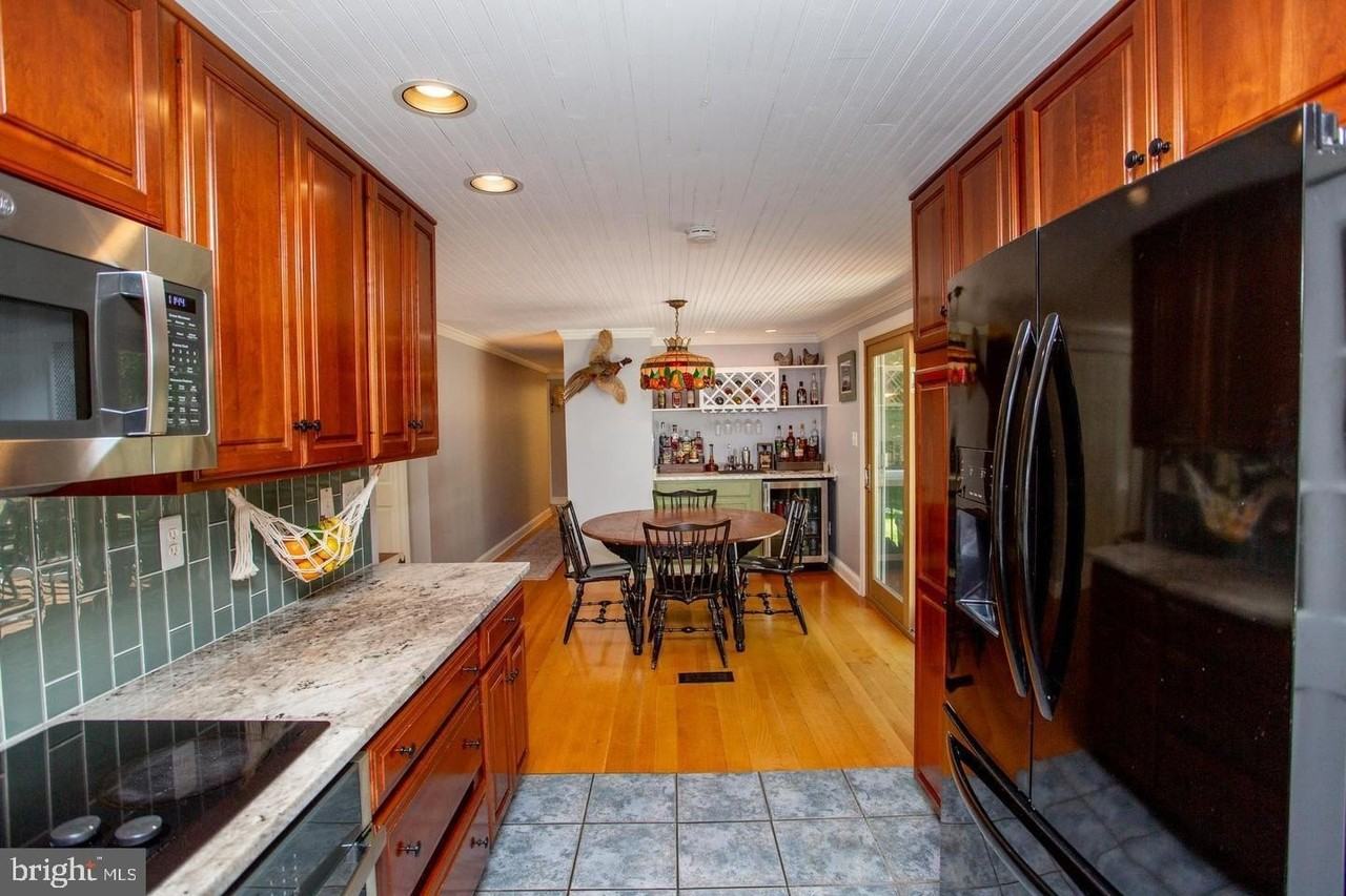 305 Tower Rd - Photo 6 of 17