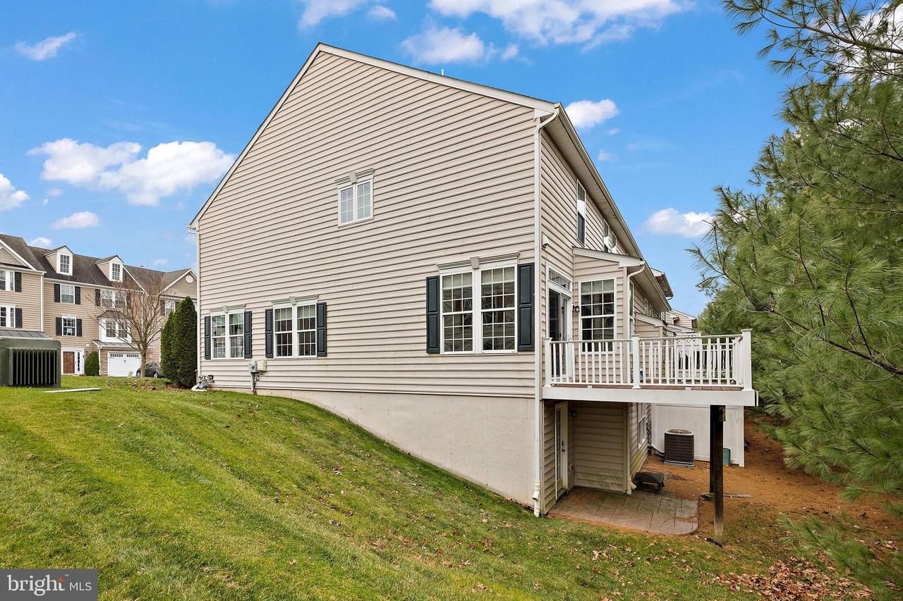 253 Tall Trees Cir - Photo 3 of 21