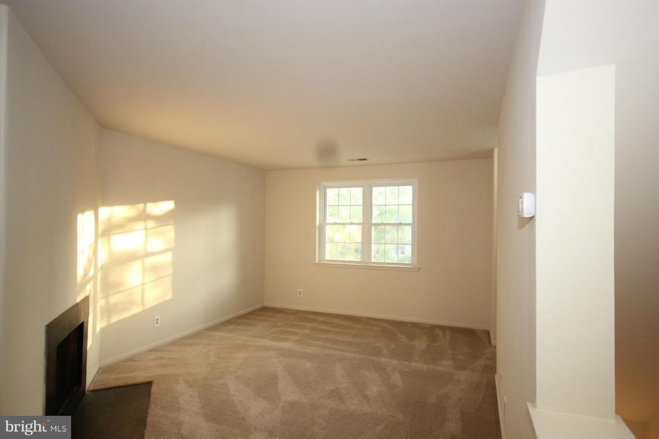 2832 S Wakefield St #C - Photo 3 of 25