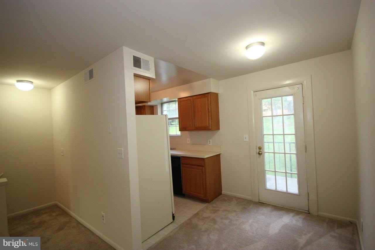 2832 S Wakefield St #C - Photo 4 of 25