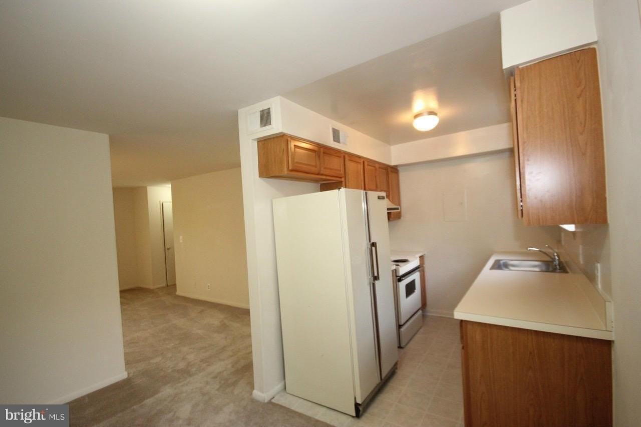 2832 S Wakefield St #C - Photo 5 of 25