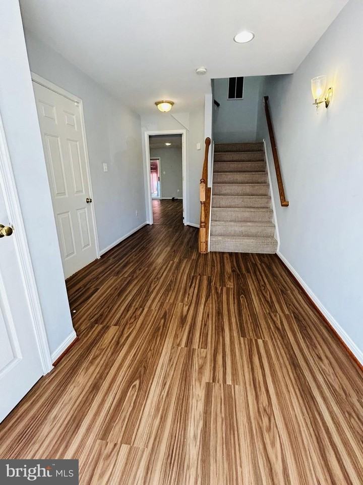 2503 Wheat Meadow Ct - Photo 3 of 27