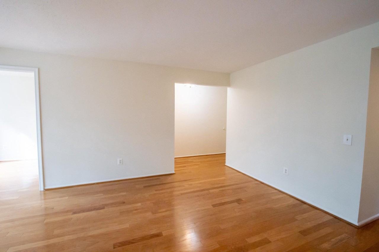 120 Fort Evans Rd Se #C - Photo 5 of 23