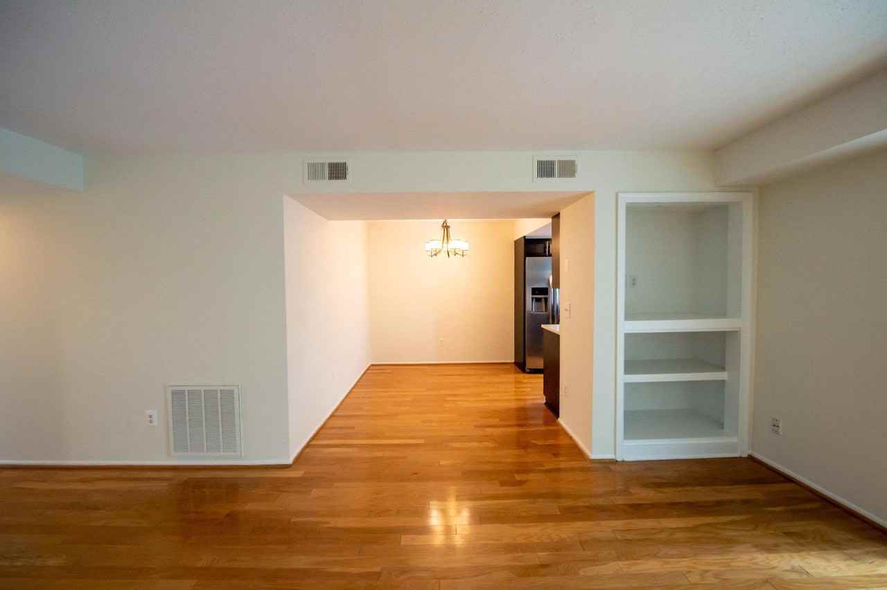 120 Fort Evans Rd Se #C - Photo 6 of 23