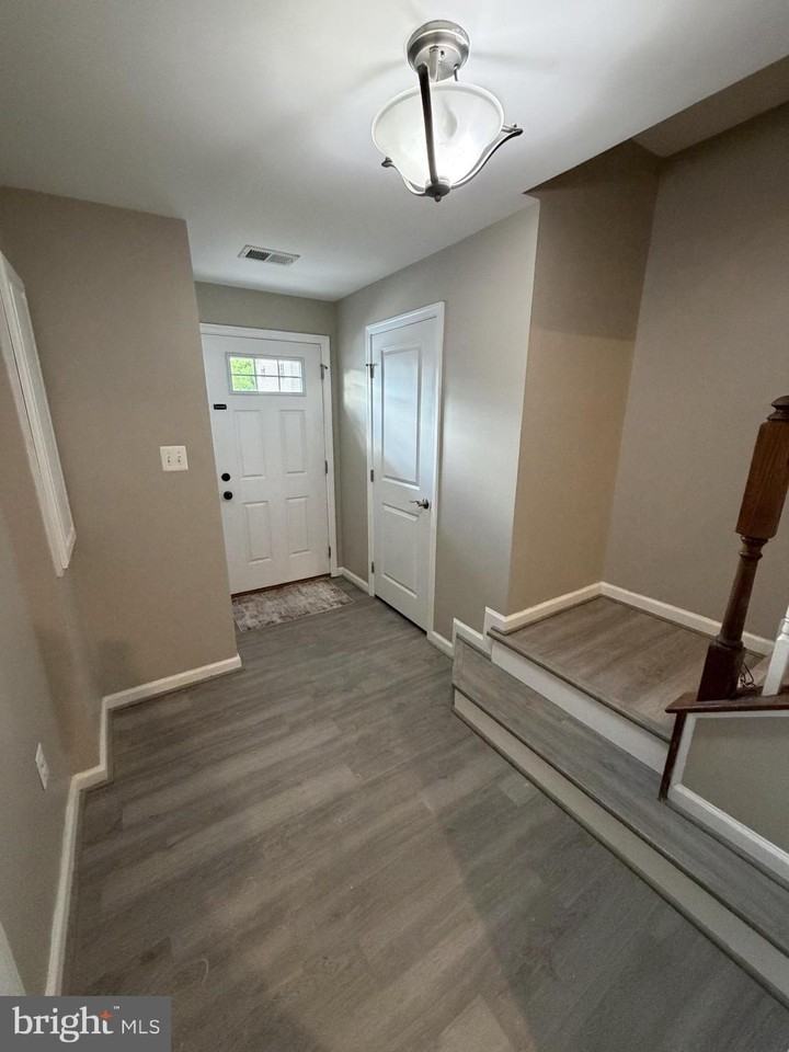 174 Ontario Dr - Photo 4 of 19