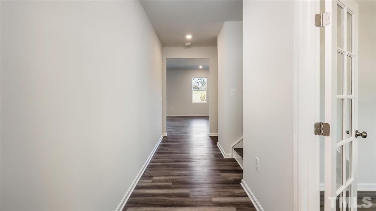 204 Loxton St - Photo 7 of 17