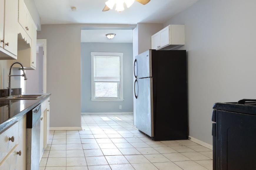 4139 N Western Ave - Photo 3 of 10