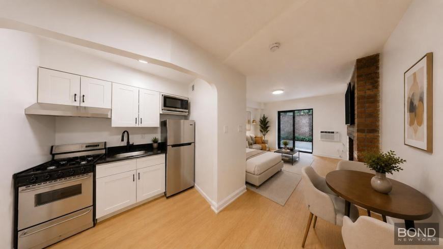 227 E 11th St - Photo 5 of 10