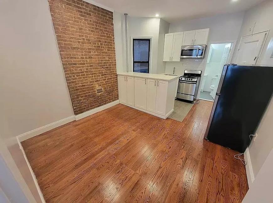 1887 Amsterdam Ave - Photo 3 of 5