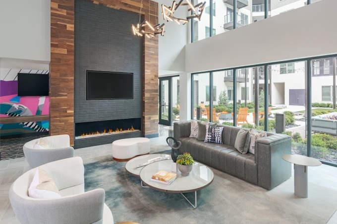 1011 Broadway St - Photo 3 of 10