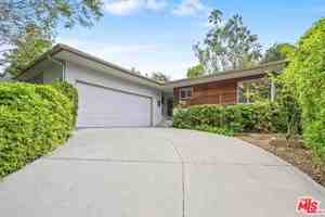 featured image of 9512 Duxbury Ln