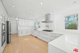 9512 Duxbury Ln - Photo 6 of 8