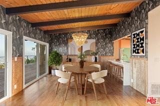 2065 Kew Dr - Photo 3 of 8