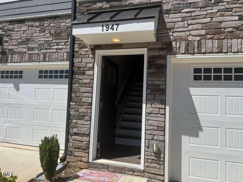 1947 Fahey Dr - Photo 2 of 36