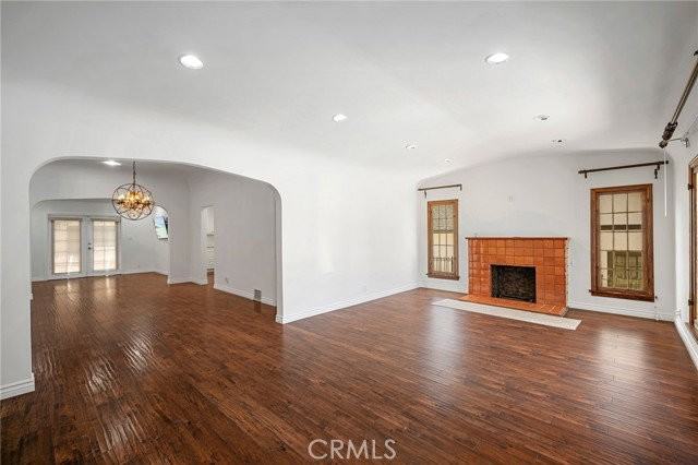 1560 Ridgeway Dr - Photo 3 of 8