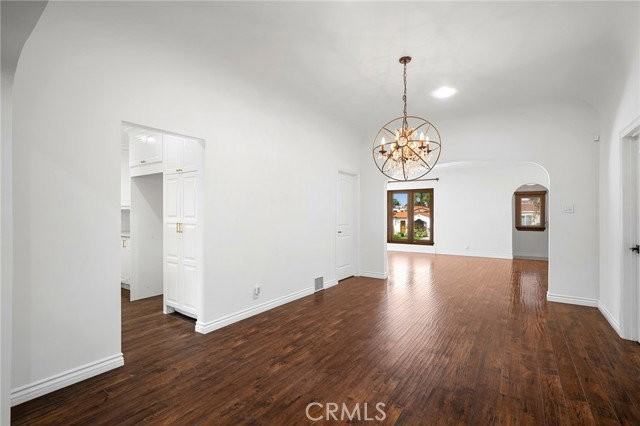 1560 Ridgeway Dr - Photo 4 of 8
