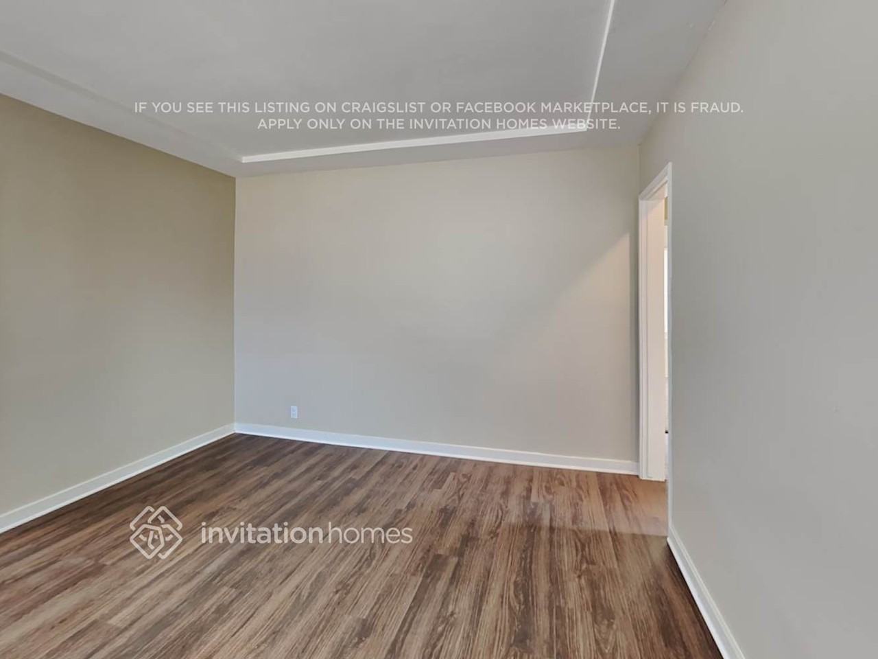 6556 Beeman Ave - Photo 5 of 19