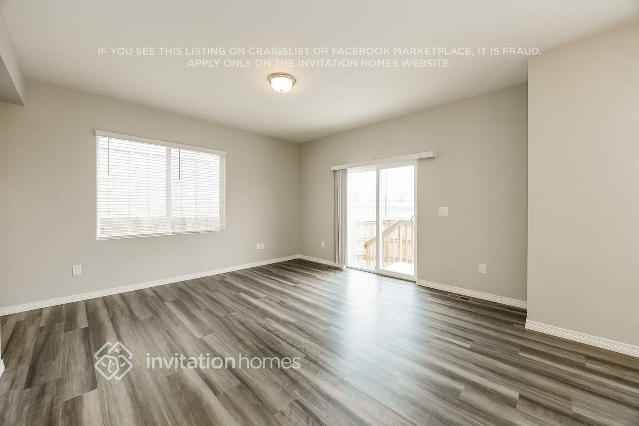 11286 House Finch Ln - Photo 3 of 20