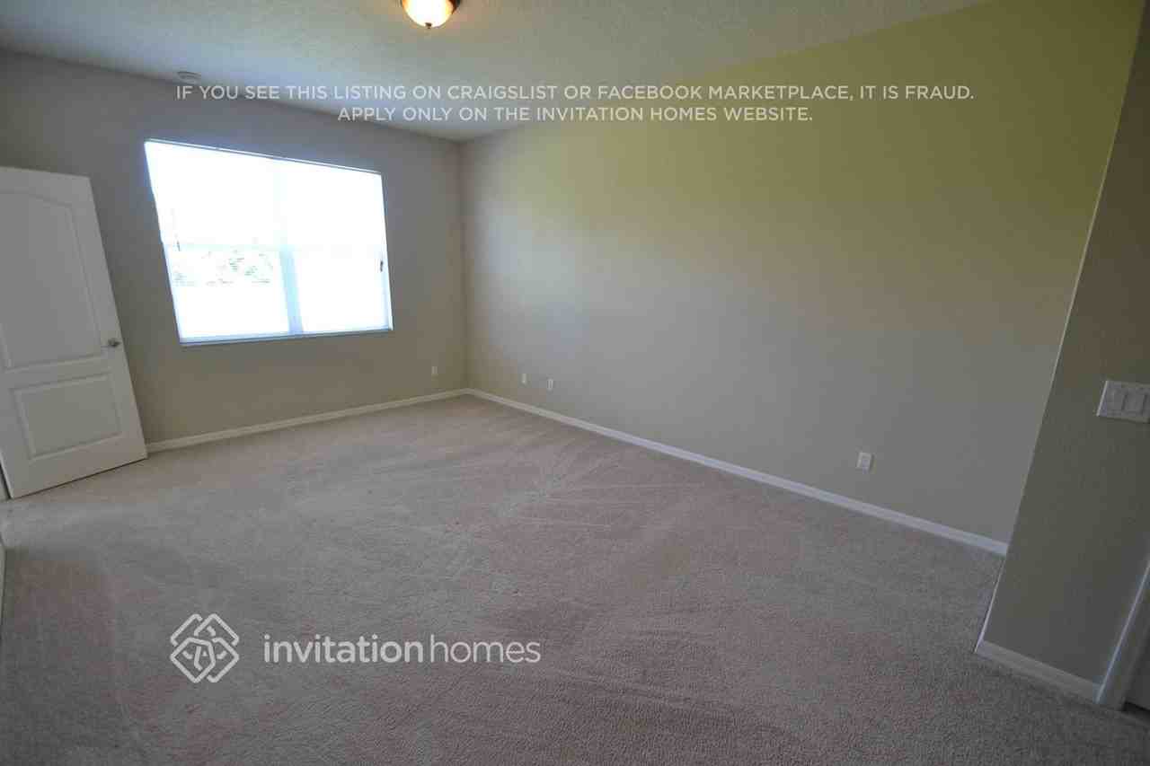 20048 Nob Oak Ave - Photo 5 of 12