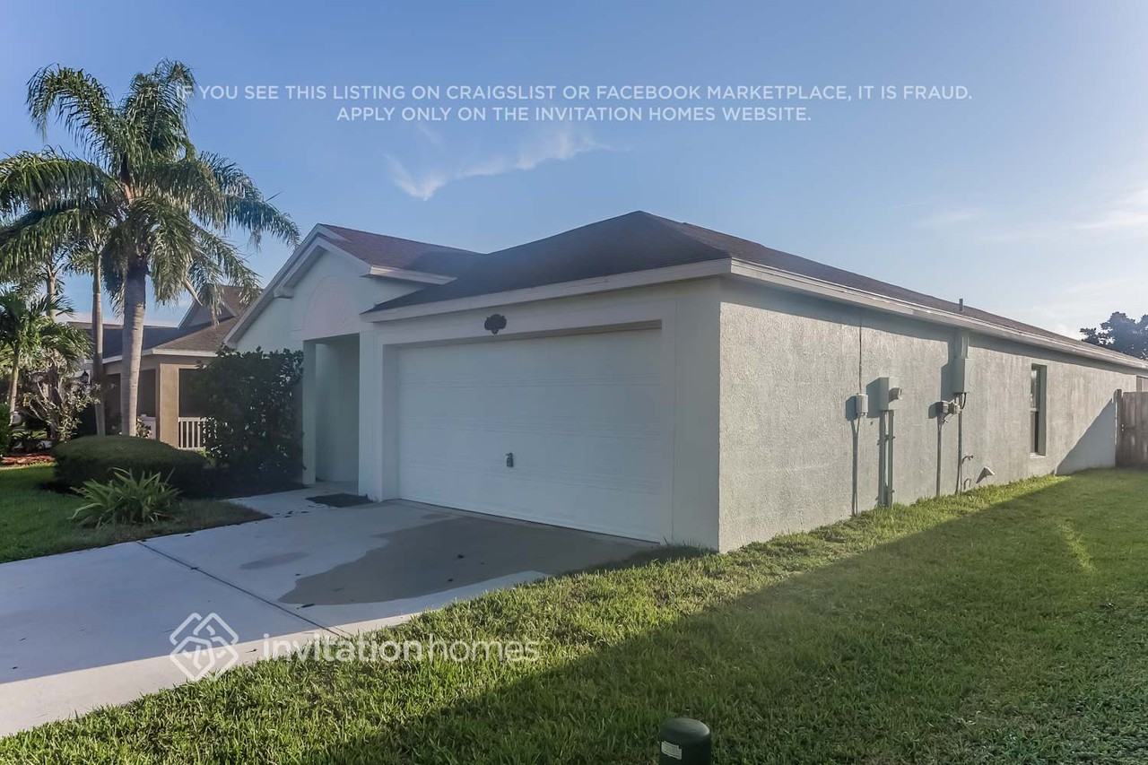 2434 Bayhill Dr - Photo 2 of 20