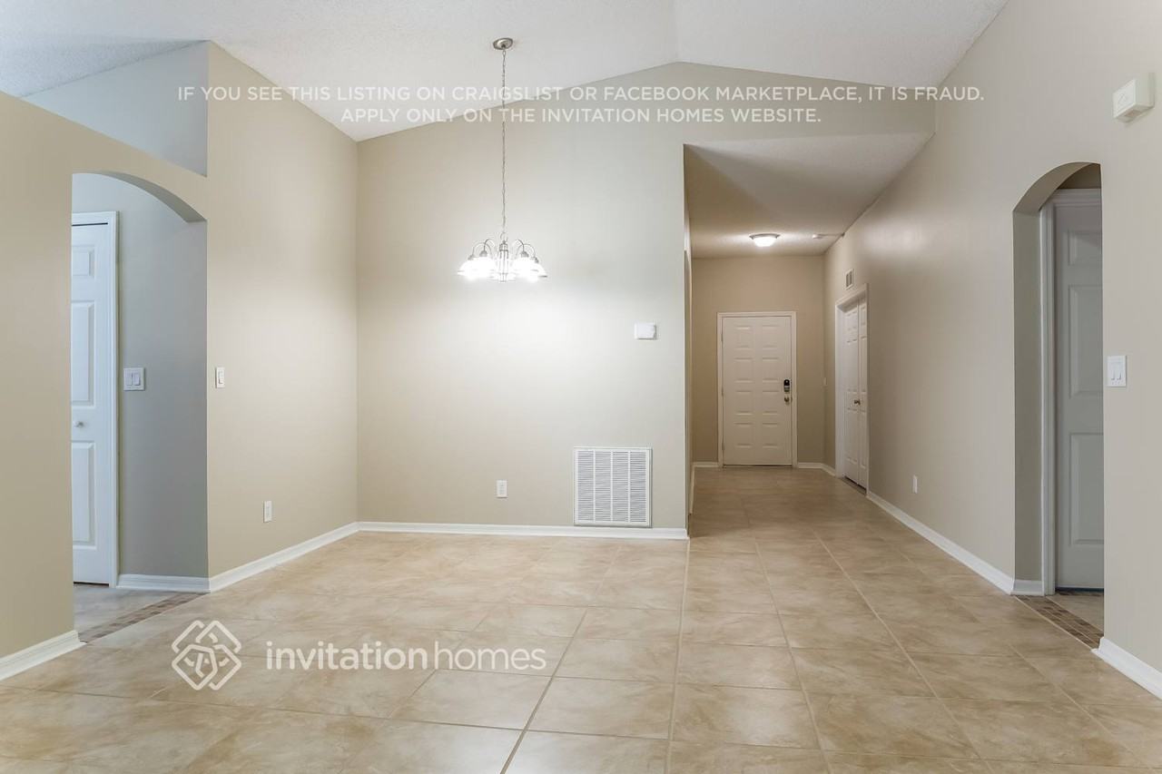 2434 Bayhill Dr - Photo 3 of 20