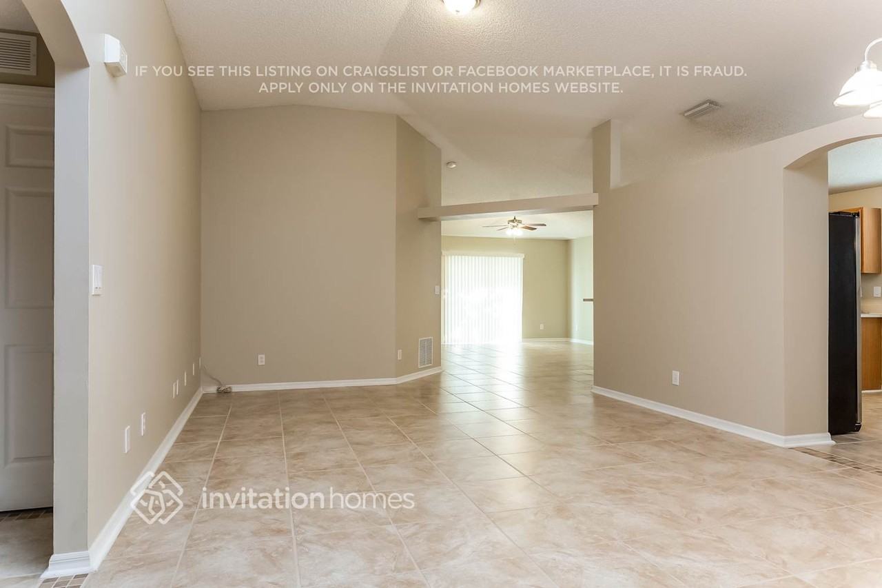 2434 Bayhill Dr - Photo 4 of 20