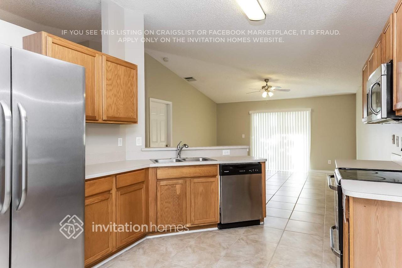 2434 Bayhill Dr - Photo 6 of 20