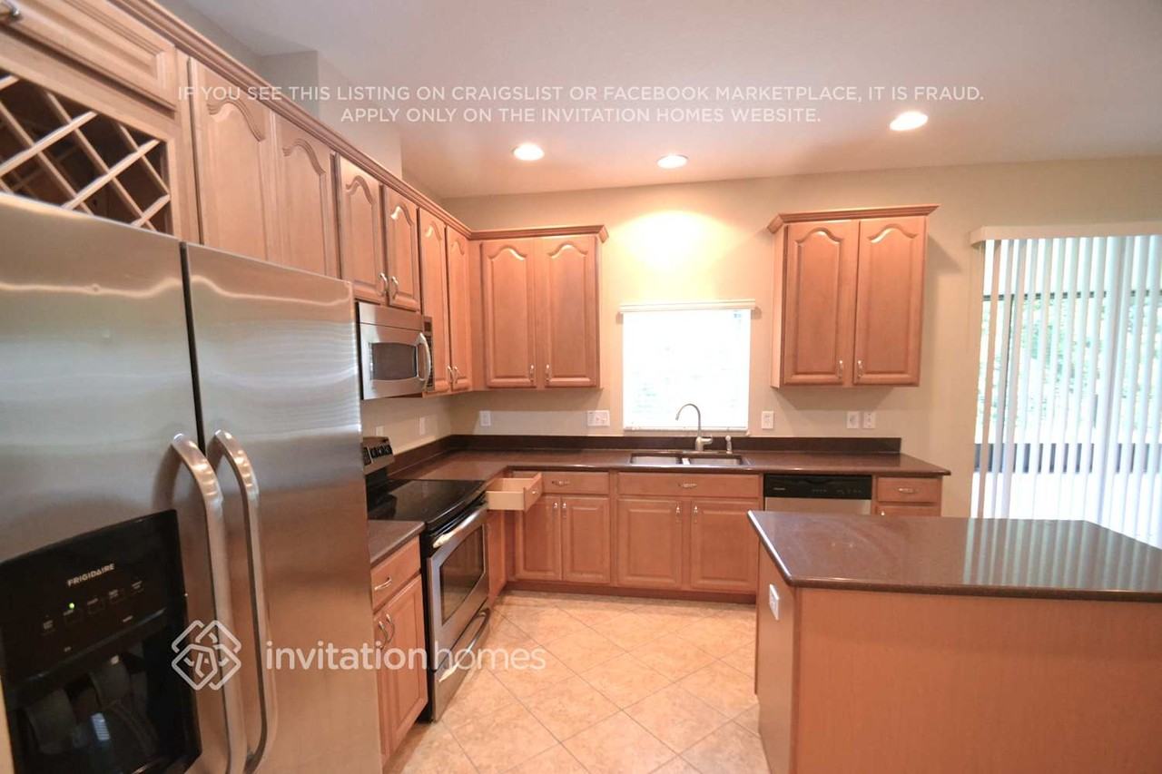 11140 Creek Haven Dr - Photo 2 of 7