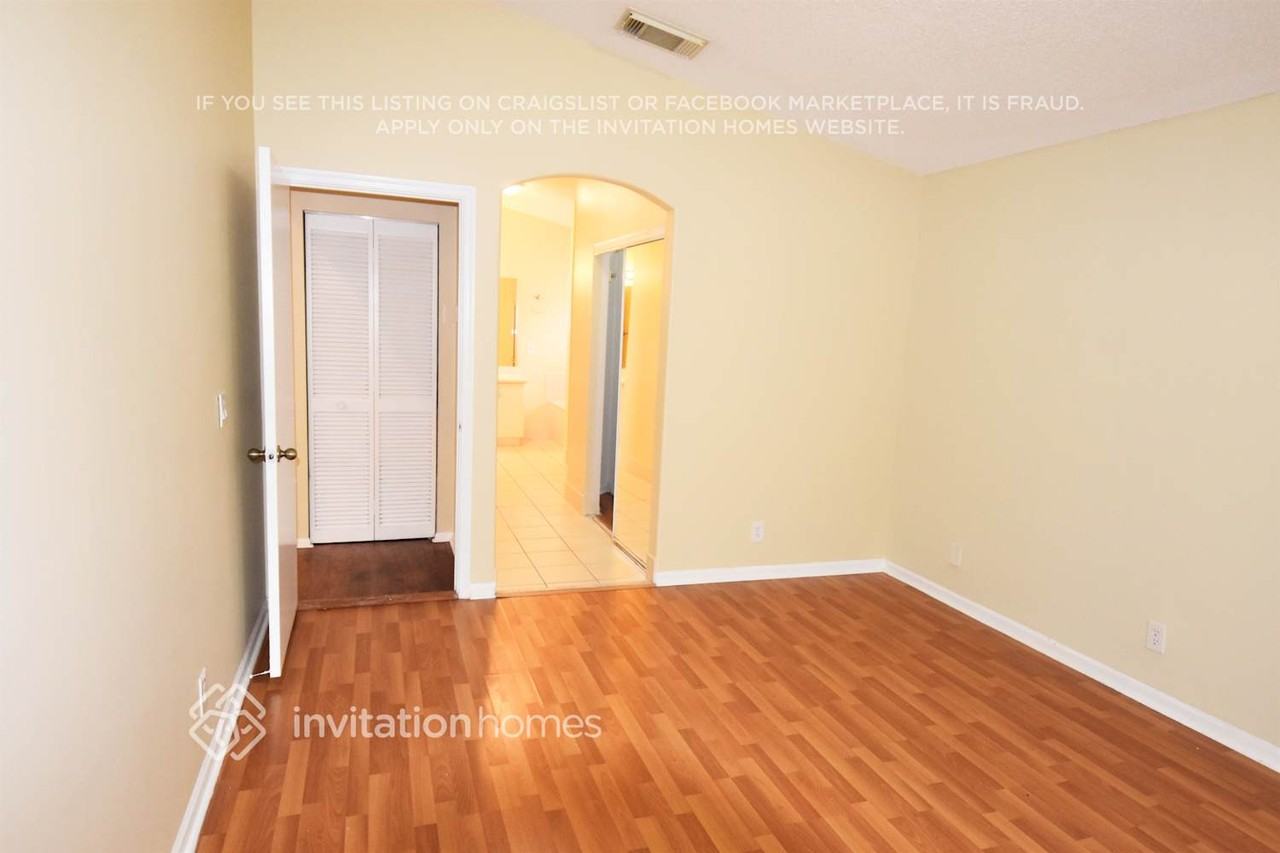 4912 Sw 32nd Way - Photo 4 of 13