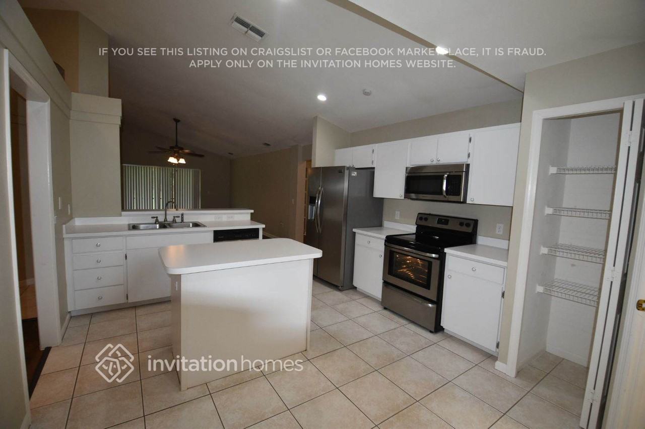 3178 Oakpark Dr - Photo 4 of 14
