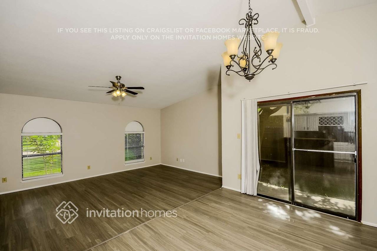 3409 Livingston Ln - Photo 3 of 16