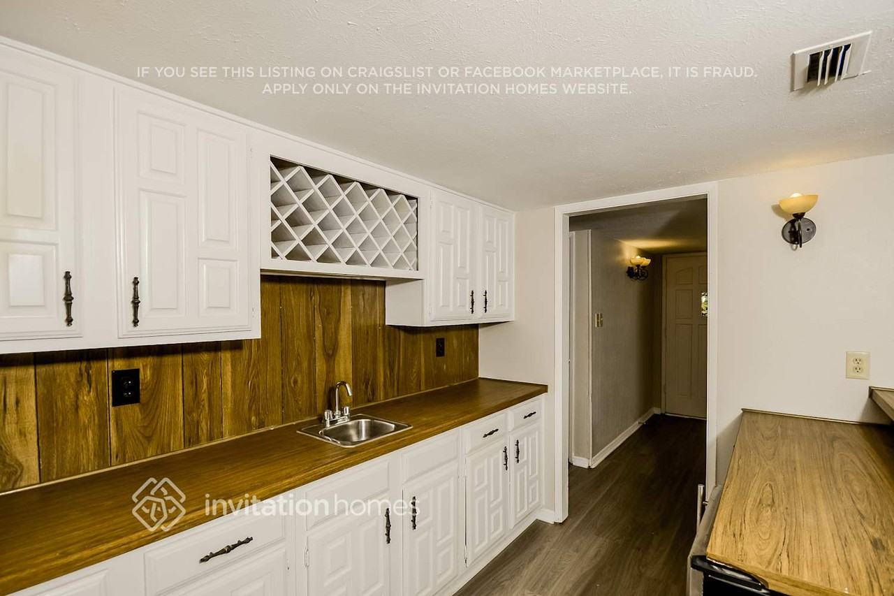 3409 Livingston Ln - Photo 6 of 16