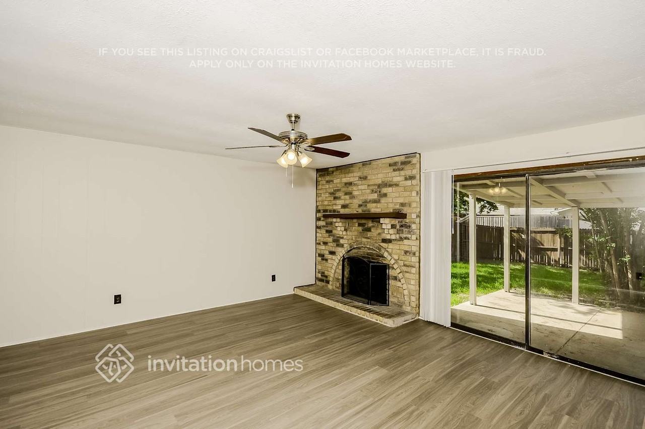 3409 Livingston Ln - Photo 7 of 15