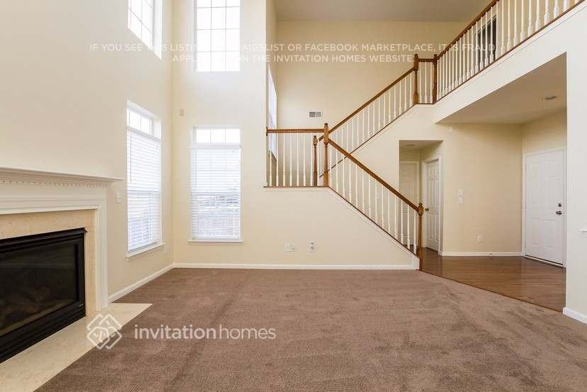 9834 Edinburgh Ln - Photo 4 of 23