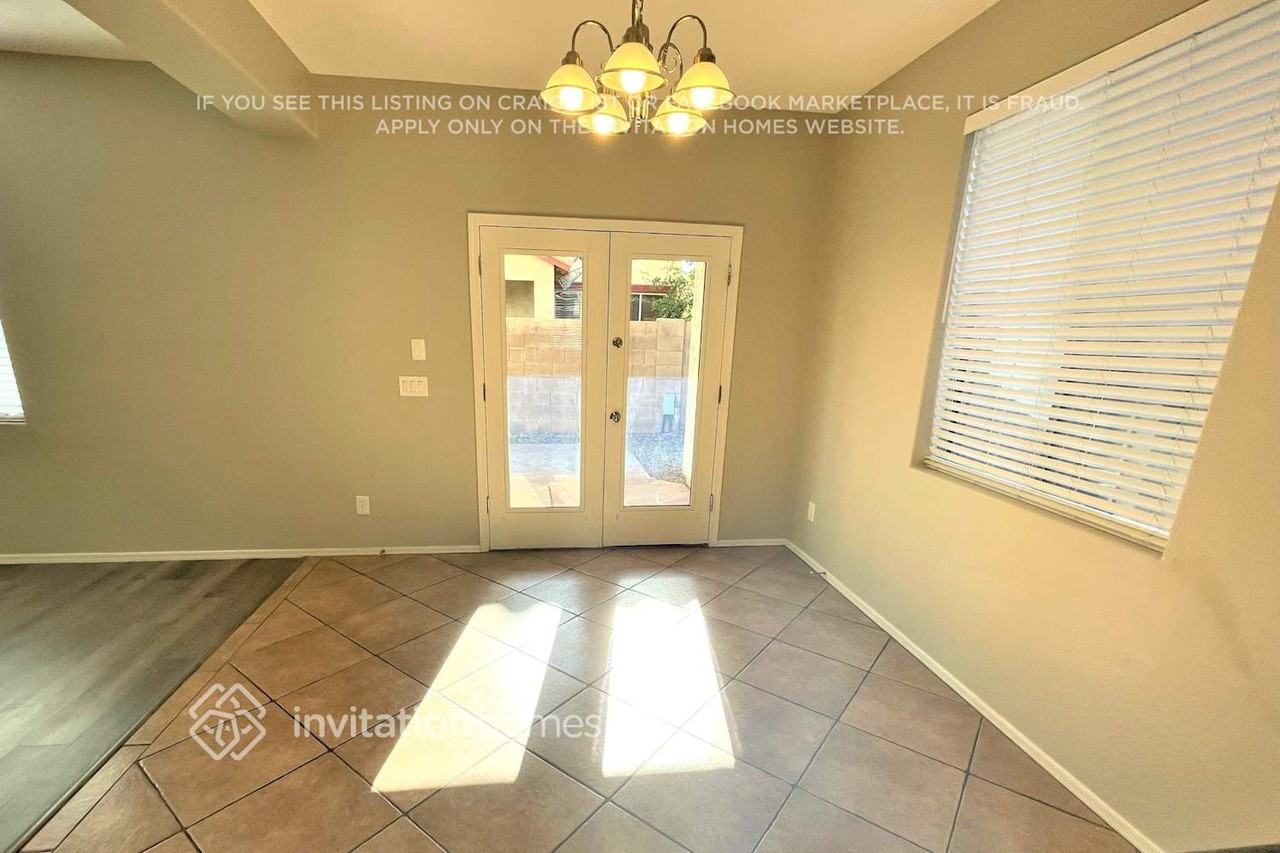 864 E Devon Rd - Photo 6 of 16
