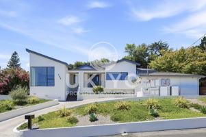 featured image of 133 Hilltop Cres #1