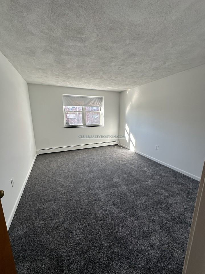 155 Lexington St #25 - Photo 5 of 9