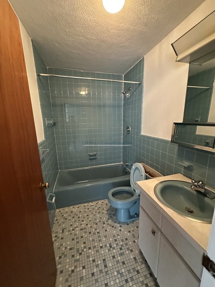 155 Lexington St #25 - Photo 7 of 9