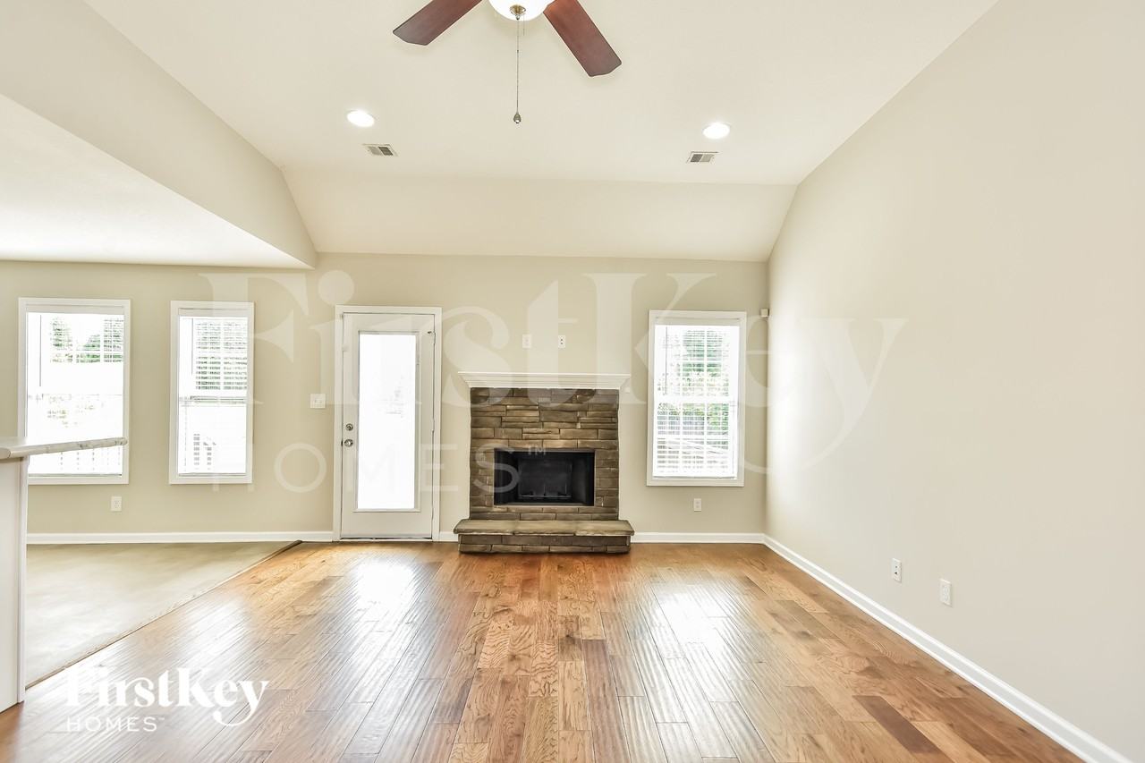 3435 Oconnor Ln - Photo 3 of 15